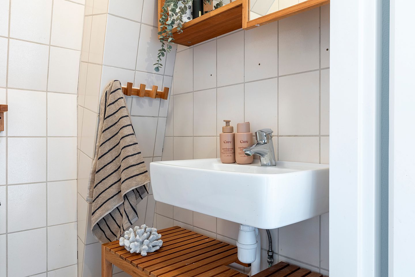 Spacious detached 1930s home with versatile outbuilding and annex in the center of Uitgeest — 25
