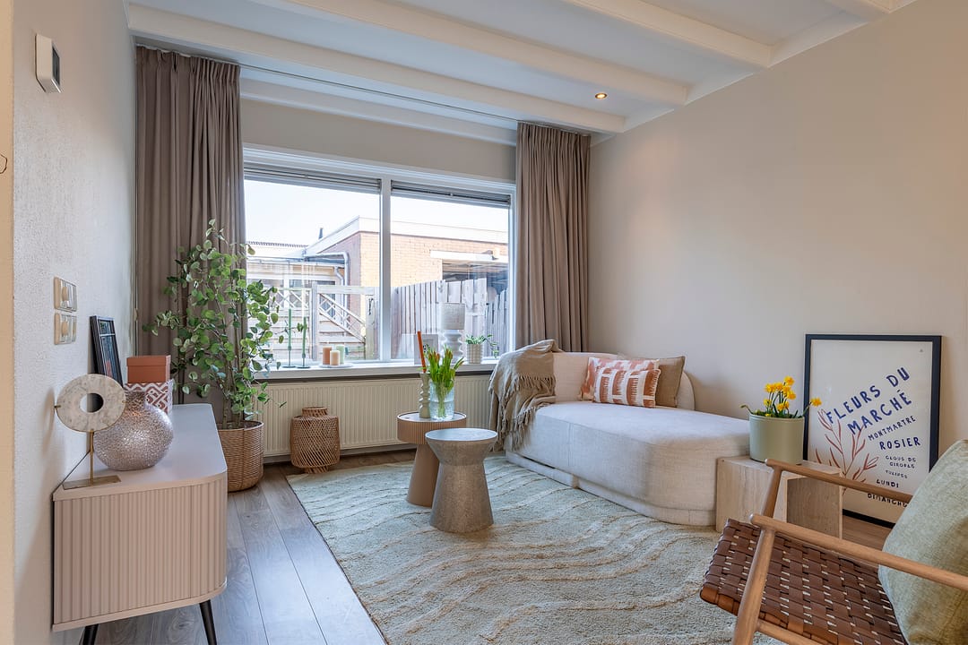 Spacious detached 1930s home with versatile outbuilding and annex in the center of Uitgeest — 7