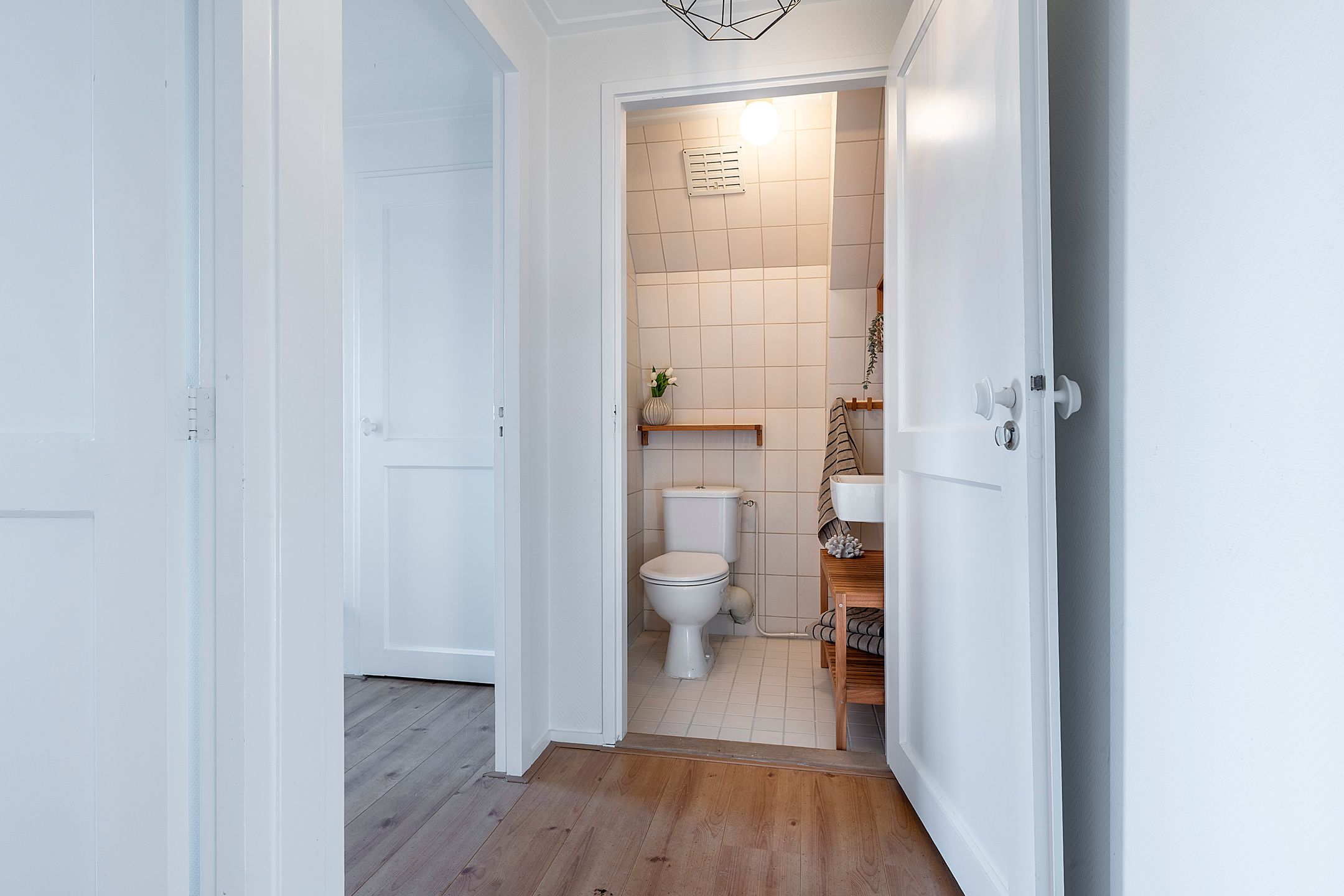 Spacious detached 1930s home with versatile outbuilding and annex in the center of Uitgeest — 21
