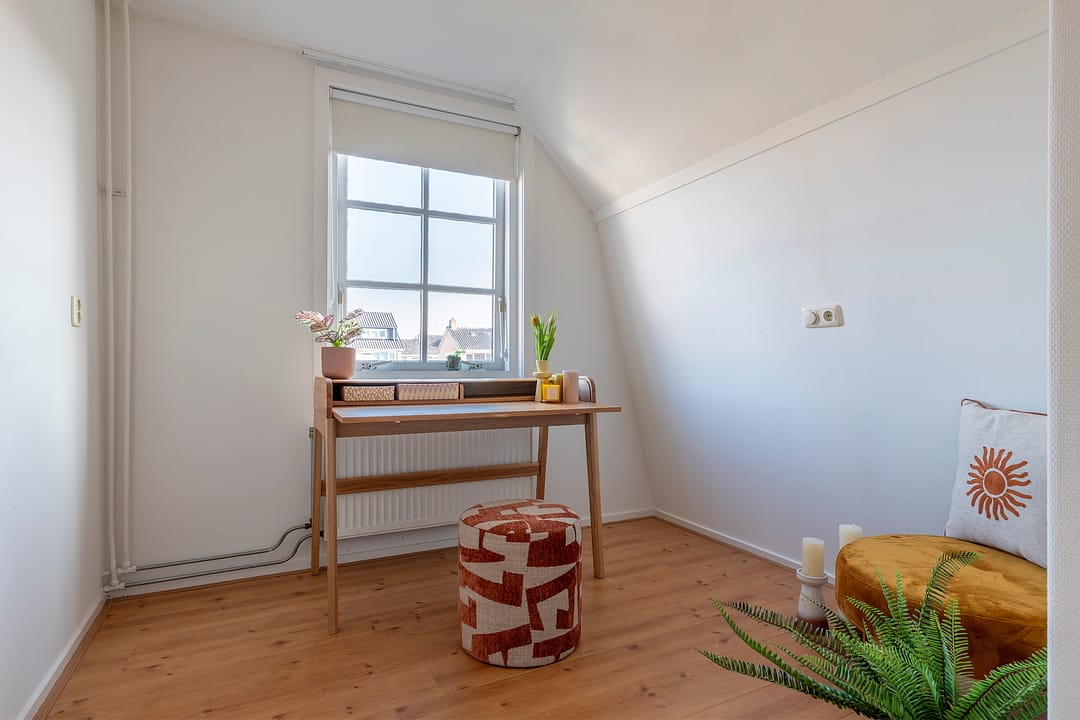 Spacious detached 1930s home with versatile outbuilding and annex in the center of Uitgeest — 23