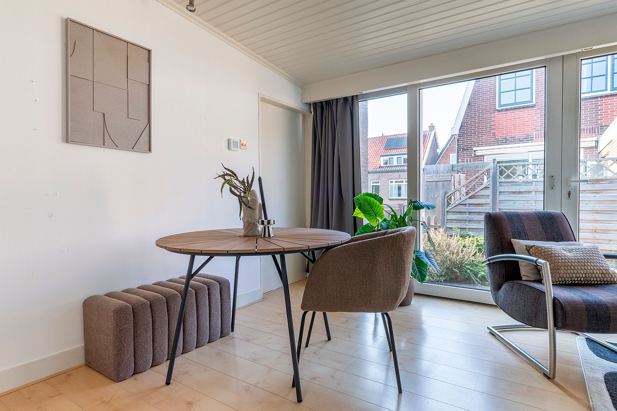 Spacious detached 1930s home with versatile outbuilding and annex in the center of Uitgeest — 42