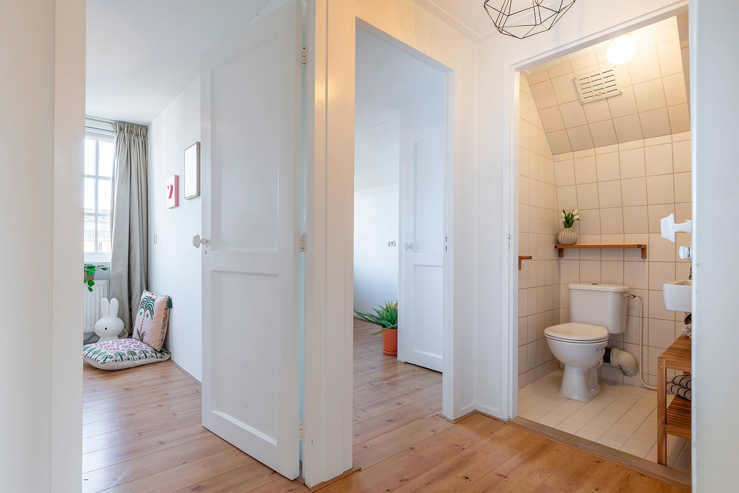 Spacious detached 1930s home with versatile outbuilding and annex in the center of Uitgeest — 20