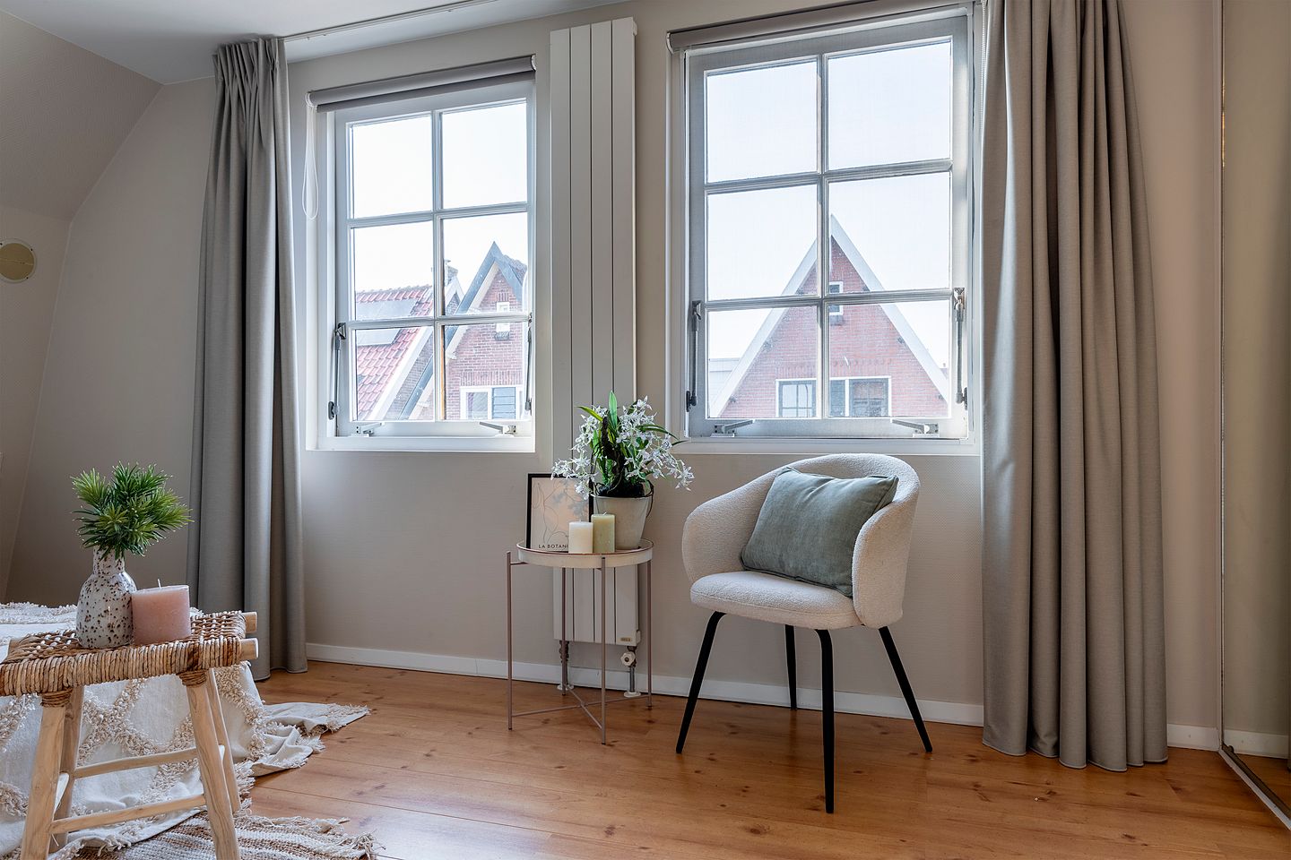 Spacious detached 1930s home with versatile outbuilding and annex in the center of Uitgeest — 29