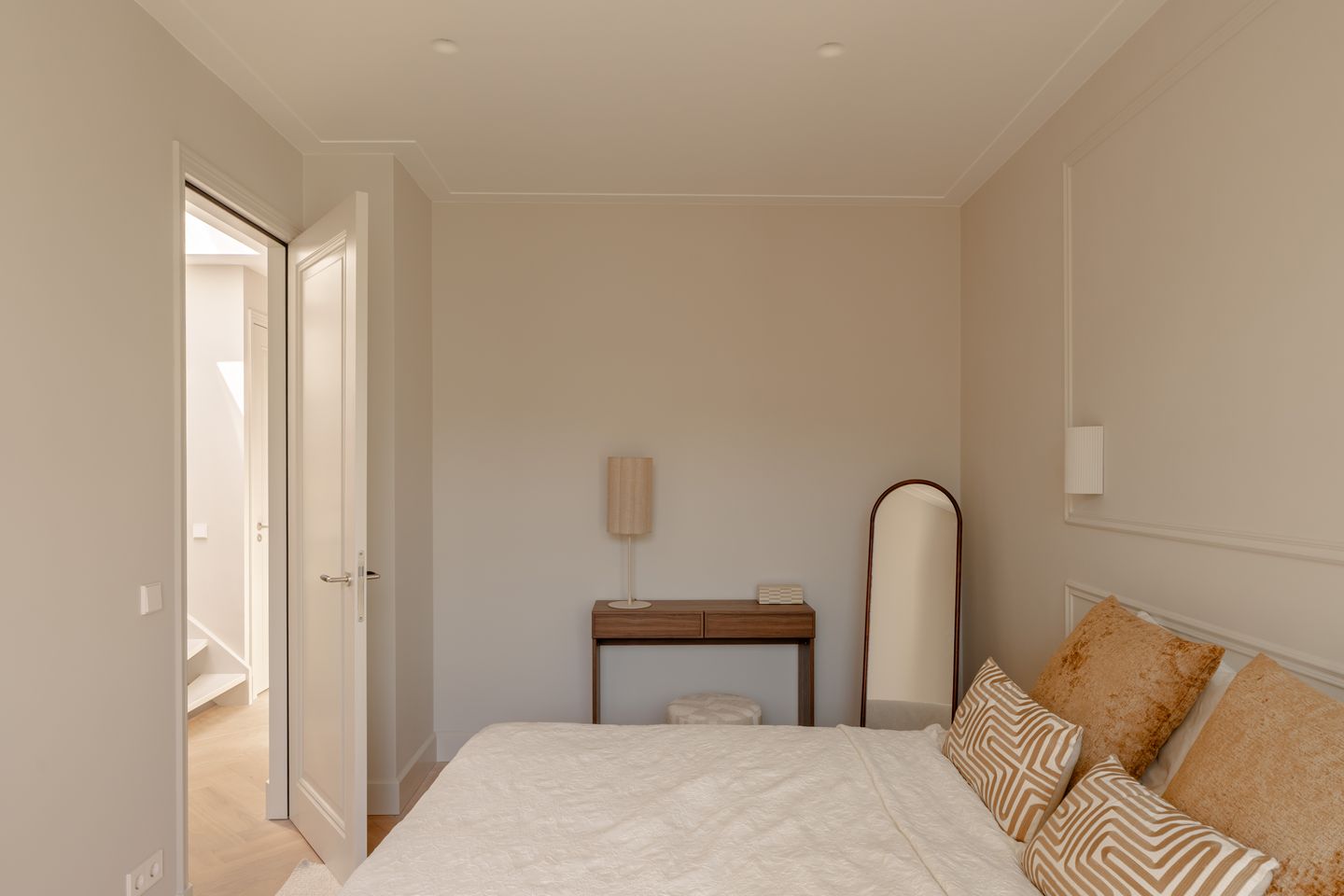 Fully Renovated Apartment with Roof Terrace in Amsterdam Museum Quarter — 14