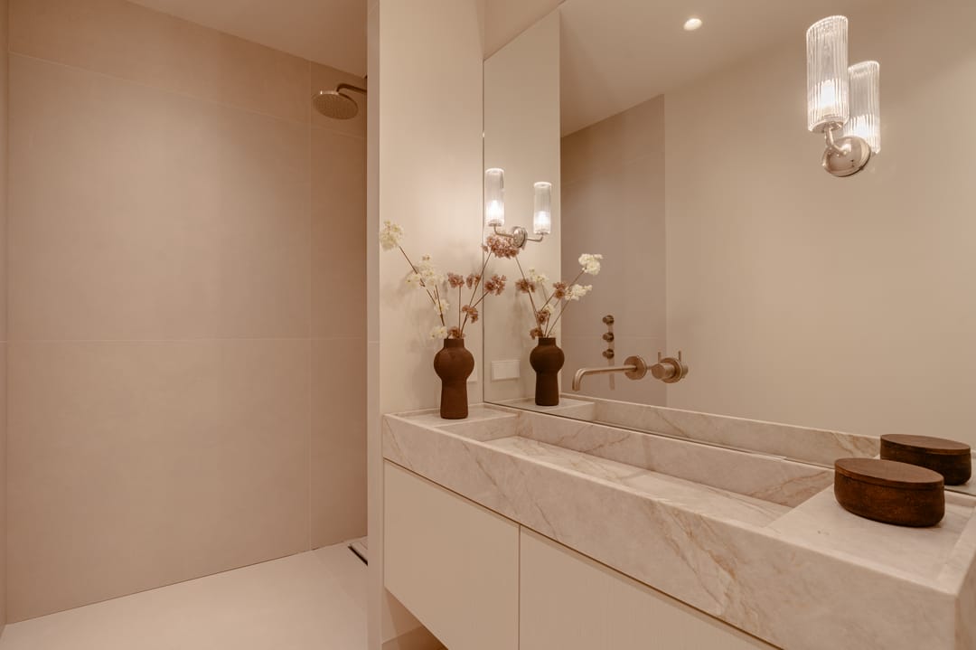 Fully Renovated Apartment with Roof Terrace in Amsterdam Museum Quarter — 17