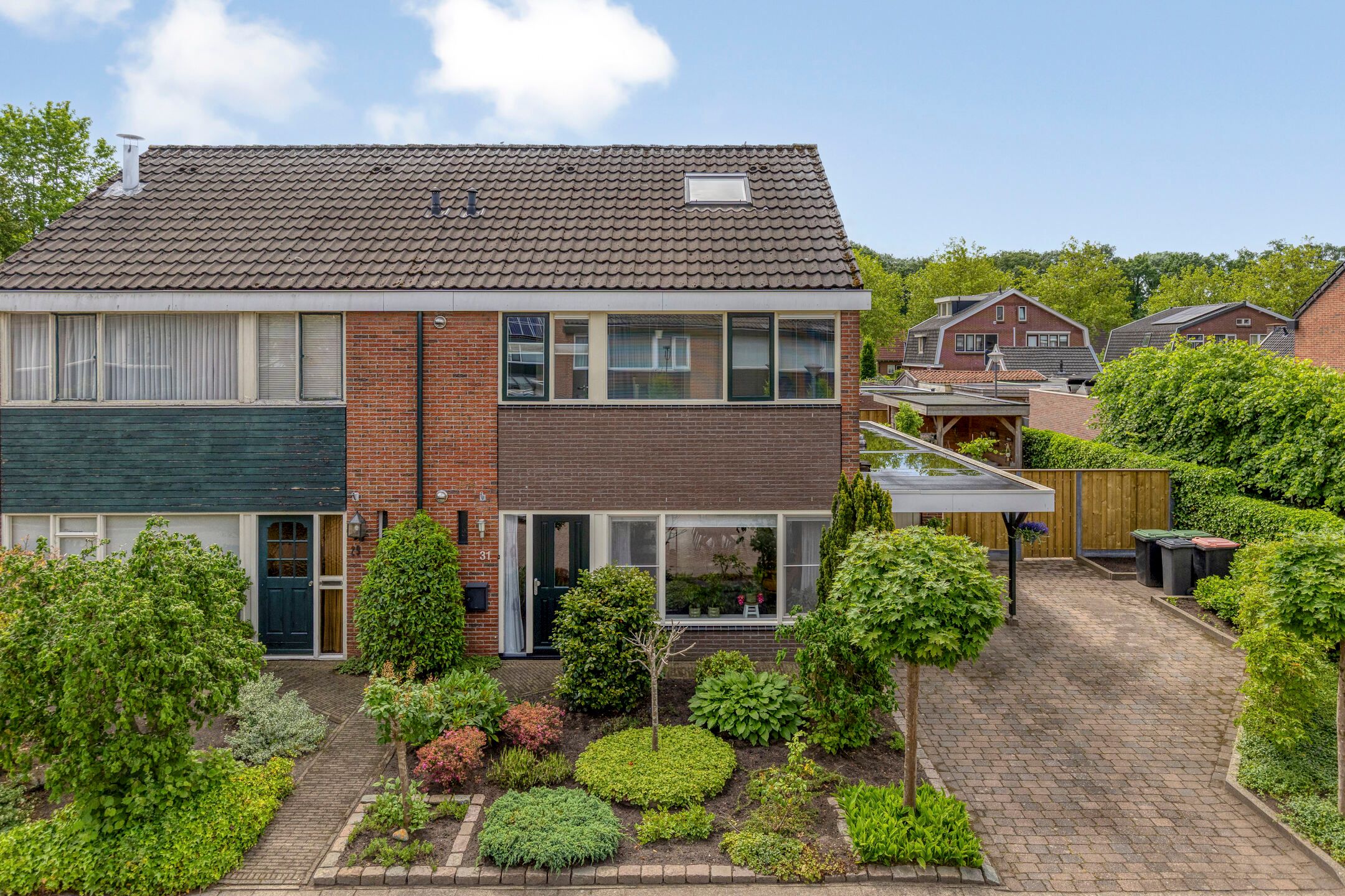 Photo 6 of Gentiaan 31