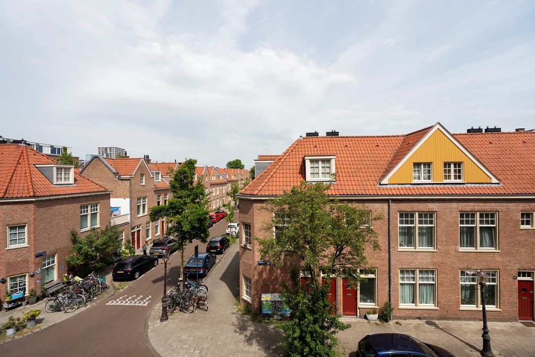 Spacious and sunny apartment with bought-off leasehold in Amsterdam's Indische Buurt — 8