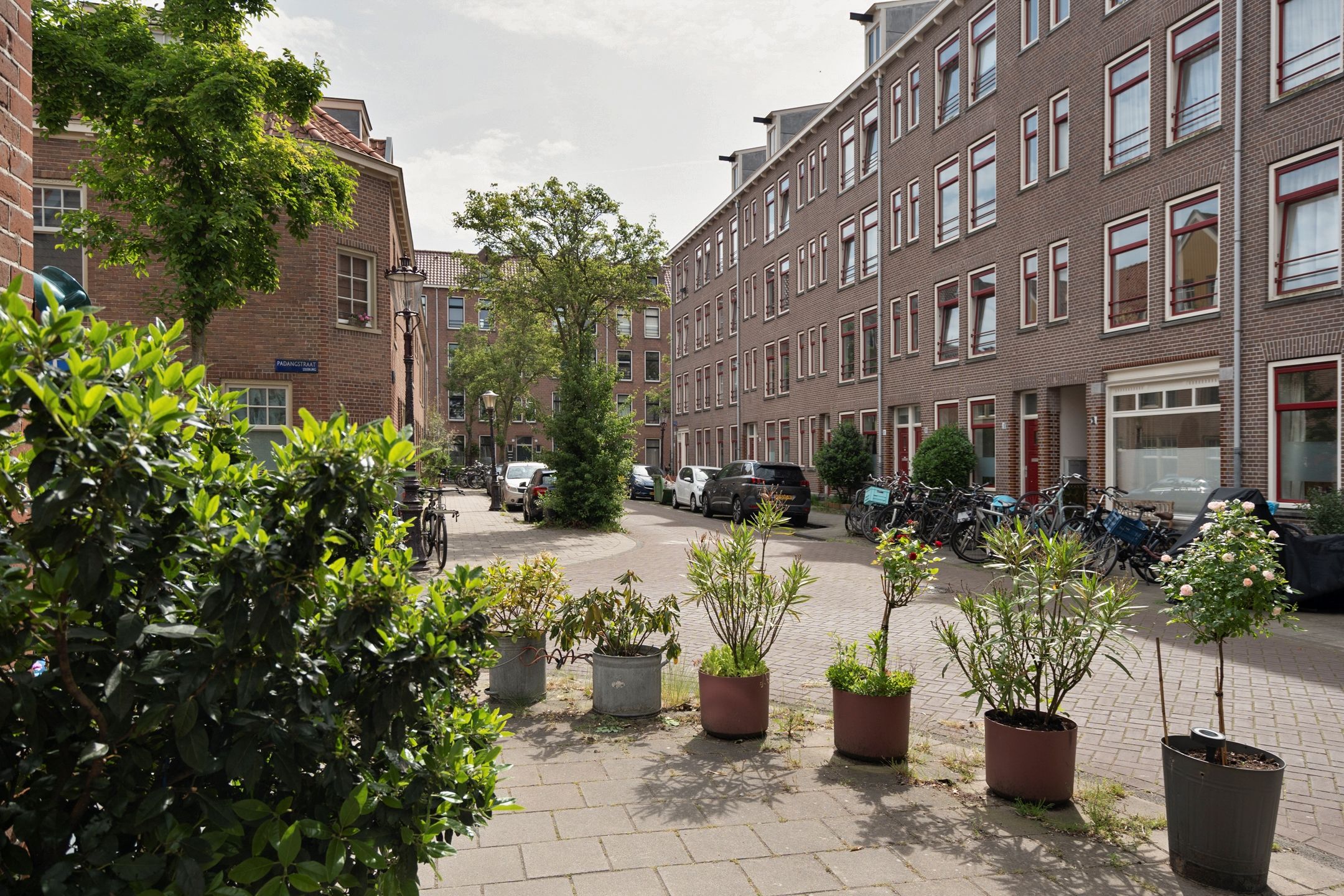 Spacious and sunny apartment with bought-off leasehold in Amsterdam's Indische Buurt — 33