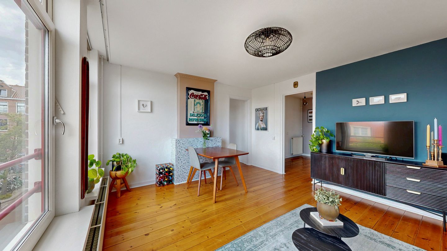 Spacious and sunny apartment with bought-off leasehold in Amsterdam's Indische Buurt — 10