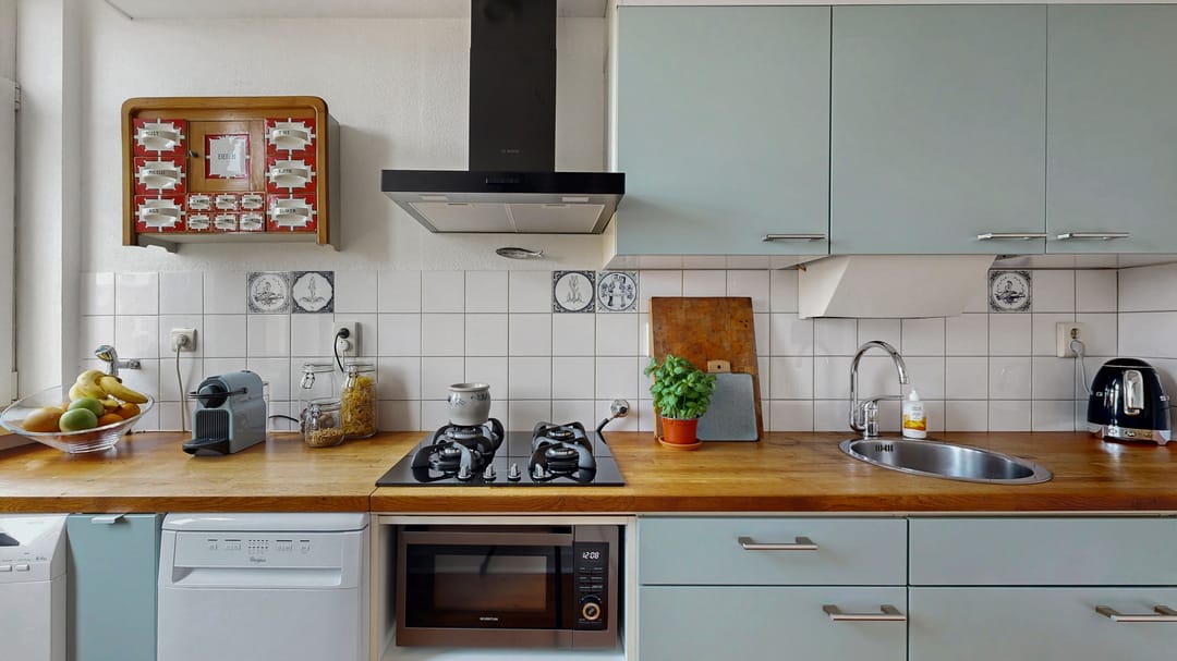 Spacious and sunny apartment with bought-off leasehold in Amsterdam's Indische Buurt — 16