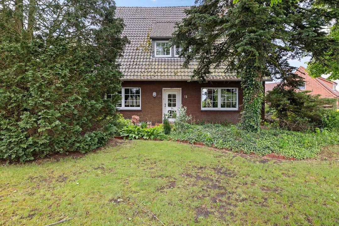 Spacious Detached Home with Park-like Garden and Versatile Workshop in Wippingen — 8