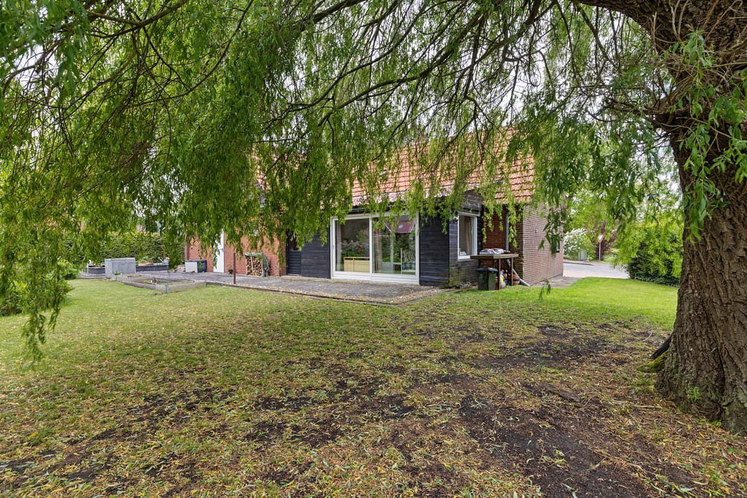 Spacious Detached Home with Park-like Garden and Versatile Workshop in Wippingen — 47