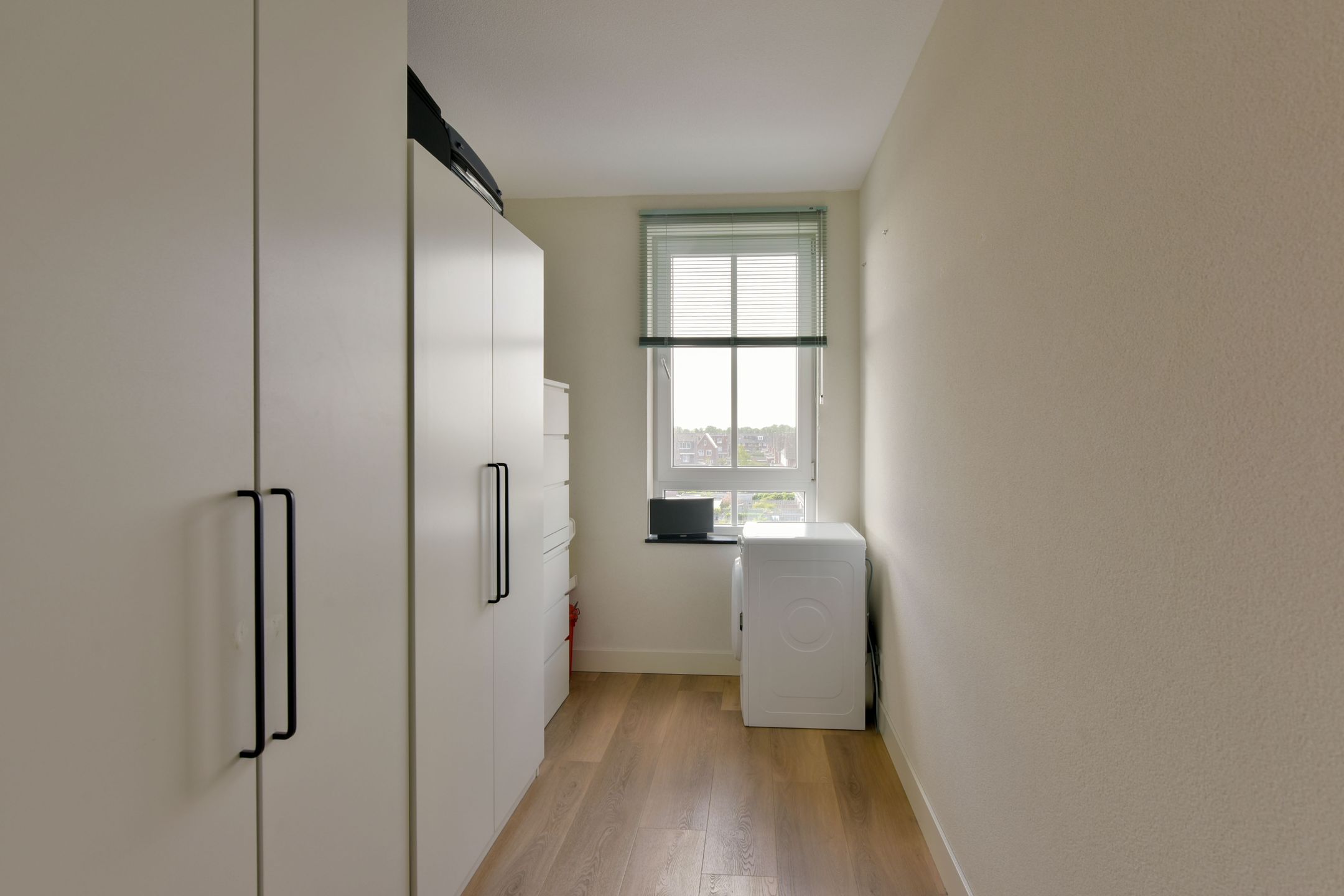 Modern 3-Room Apartment with Sunny South-Facing Balcony in Wilnis — 27