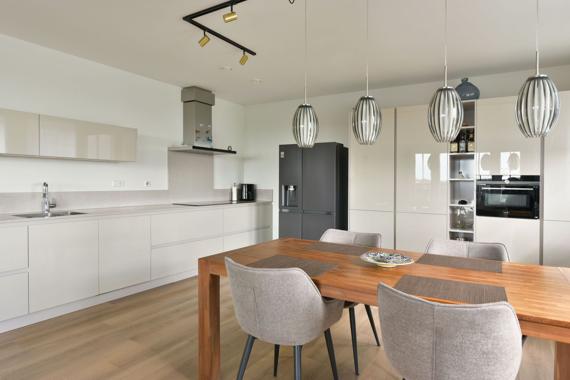Modern 3-Room Apartment with Sunny South-Facing Balcony in Wilnis — 9