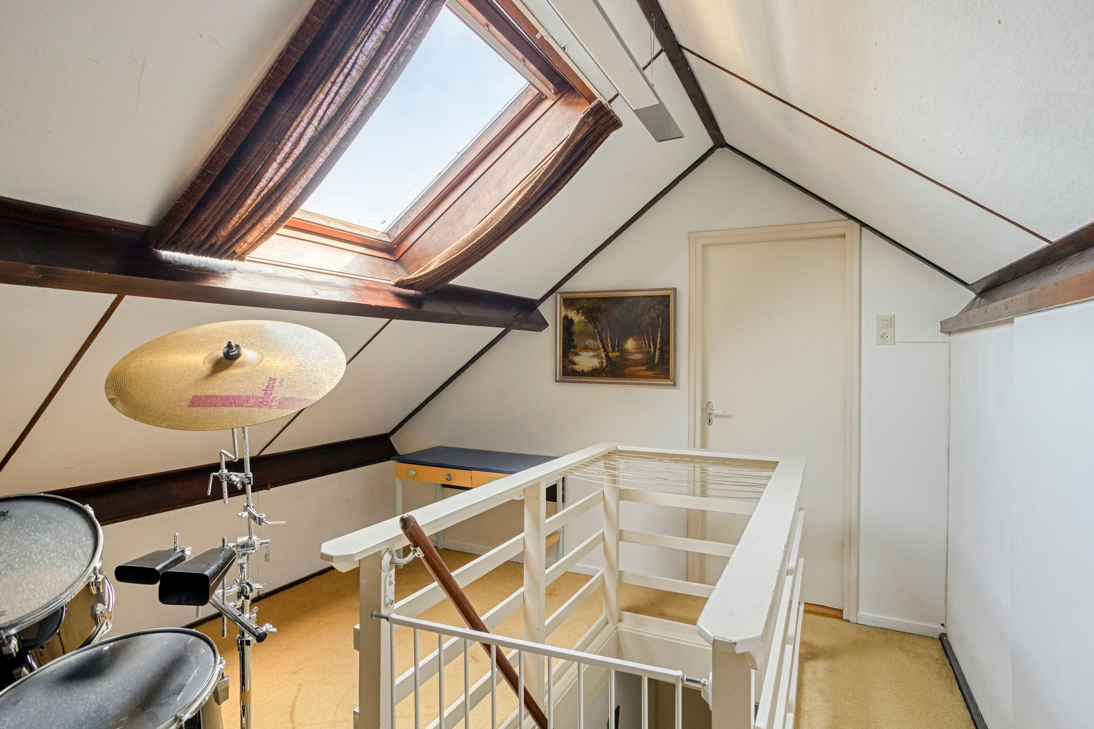 Spacious Semi-Detached House with Garage and Private Garden in Popular Berkum District — 33