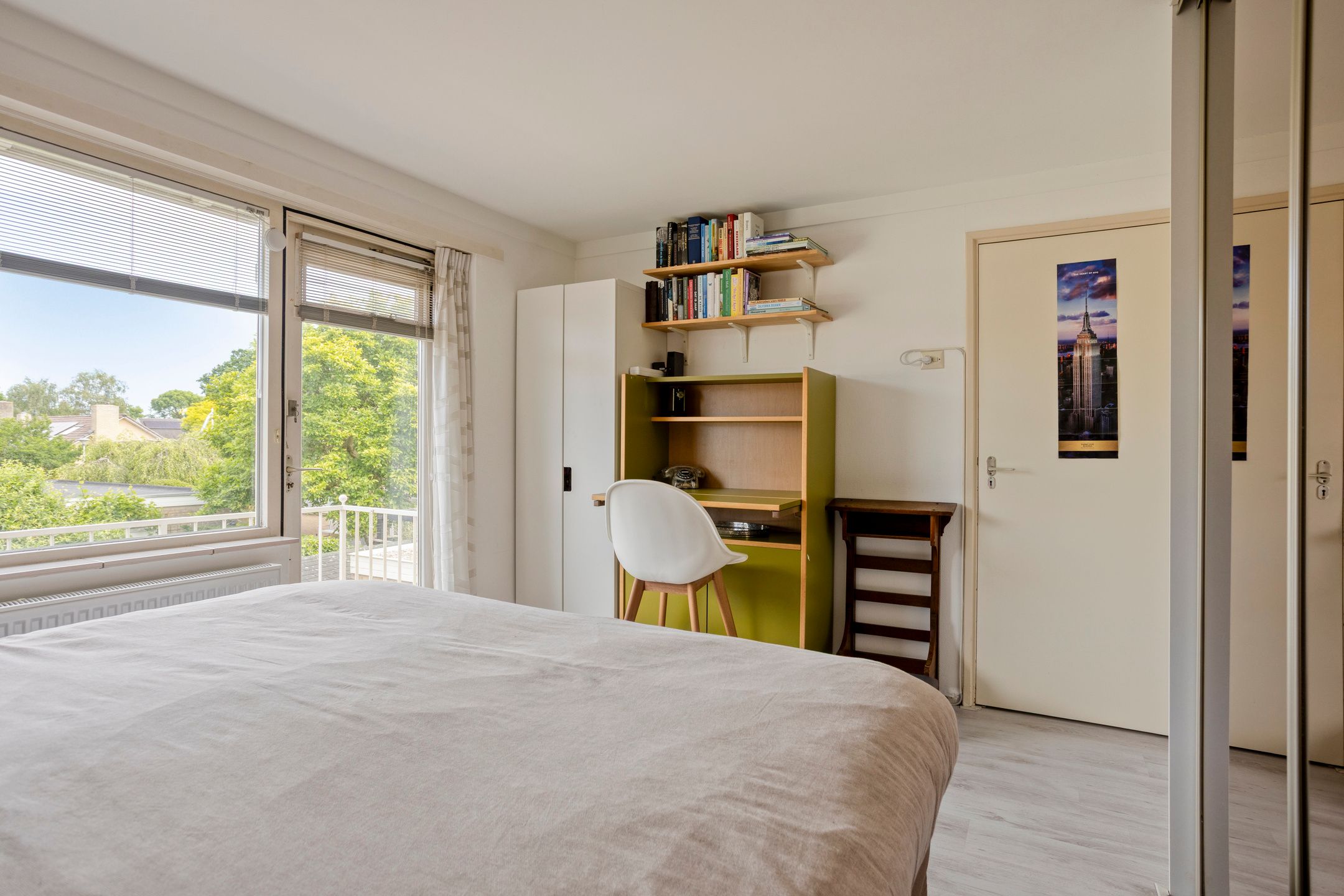 Spacious Semi-Detached House with Garage and Private Garden in Popular Berkum District — 21