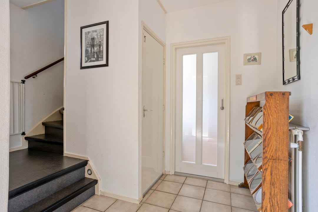 Spacious Semi-Detached House with Garage and Private Garden in Popular Berkum District — 16