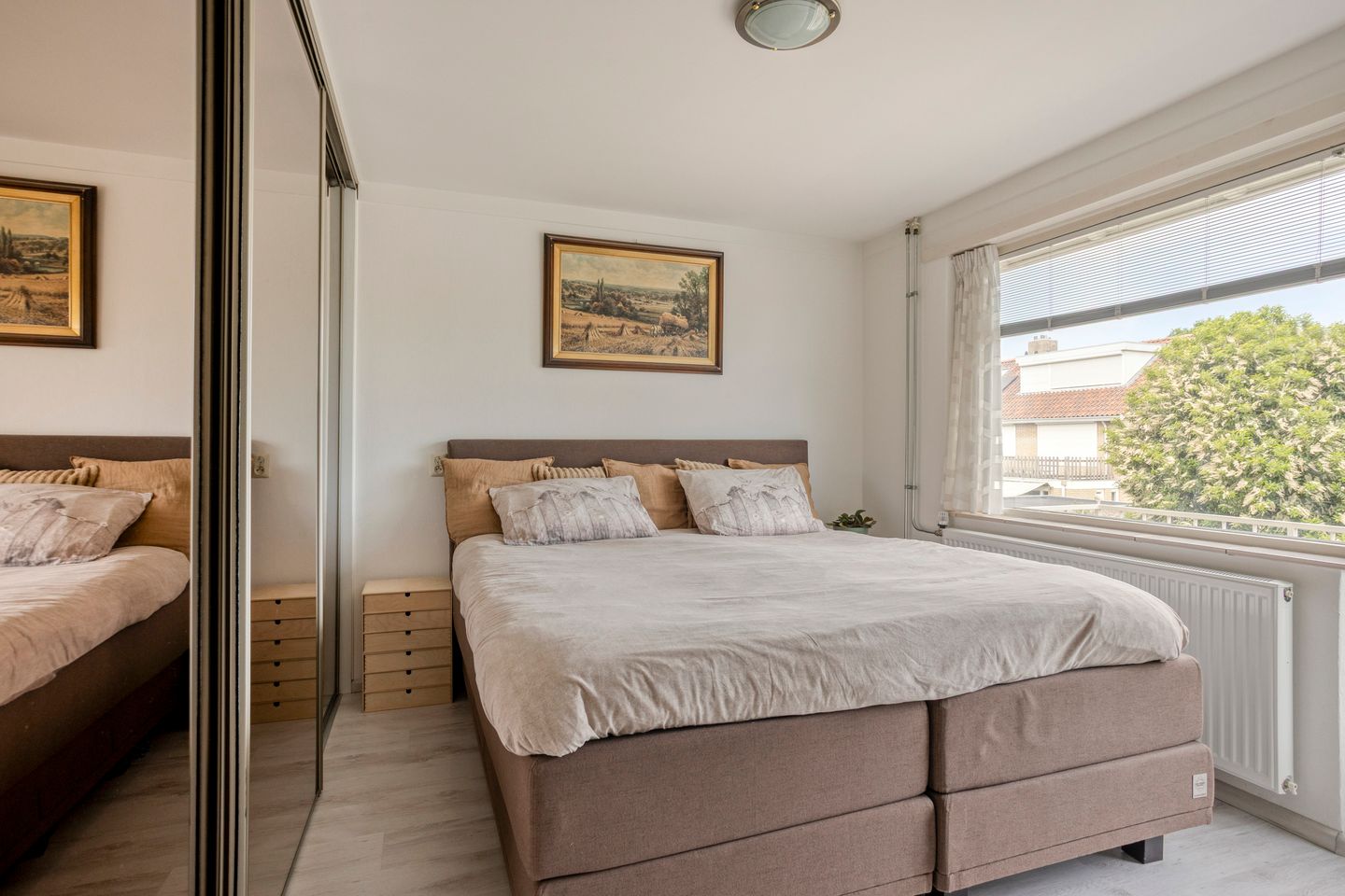 Spacious Semi-Detached House with Garage and Private Garden in Popular Berkum District — 20
