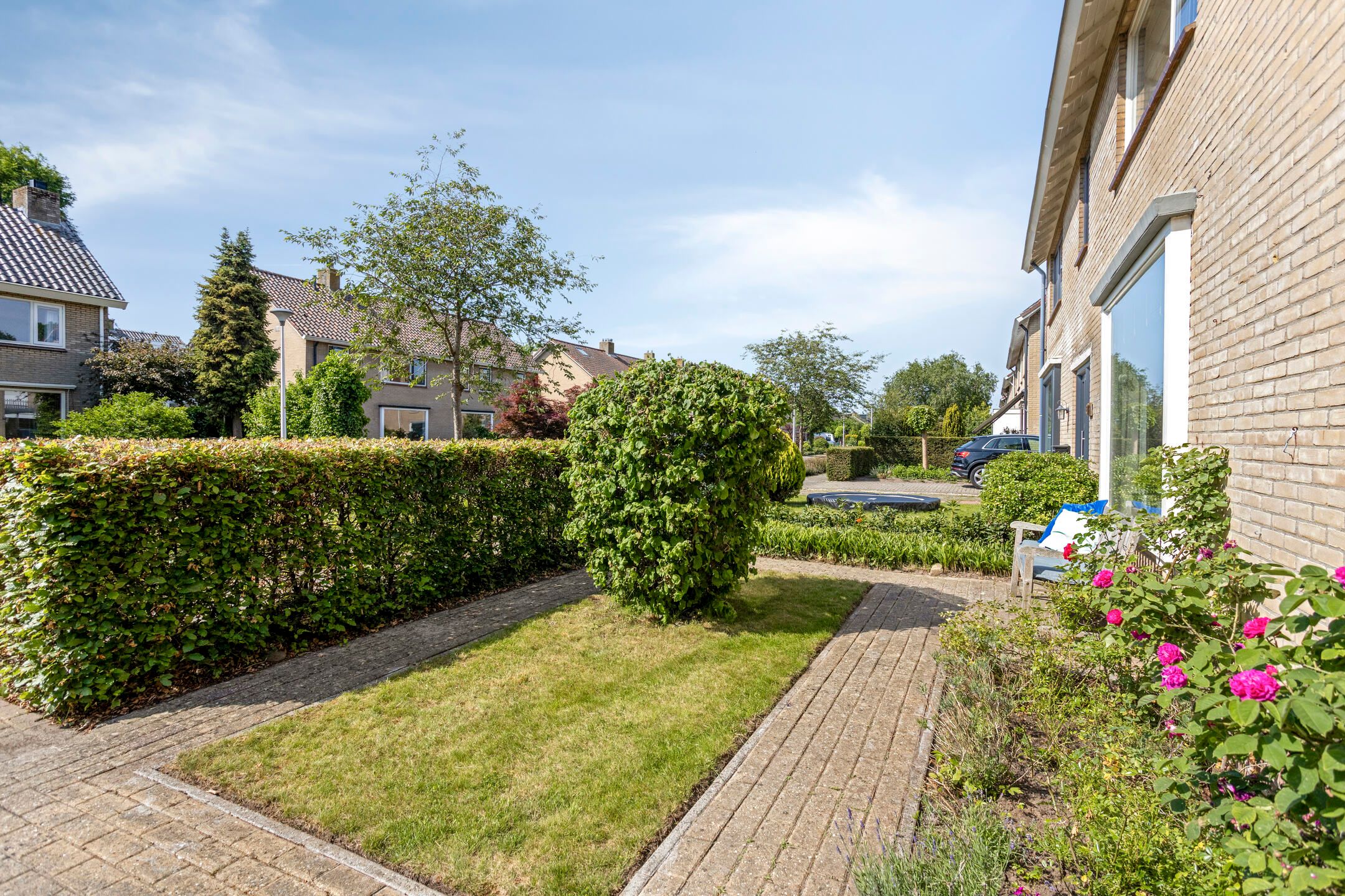Spacious Semi-Detached House with Garage and Private Garden in Popular Berkum District — 45