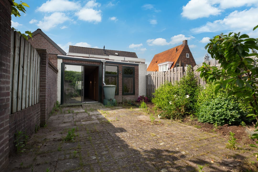 Terraced Home with Deep Garden and Renovation Potential in Waalwijk — 16