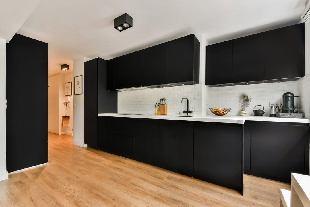 Renovated 3-Room Apartment with South-Facing Balcony near Oosterpark — 8