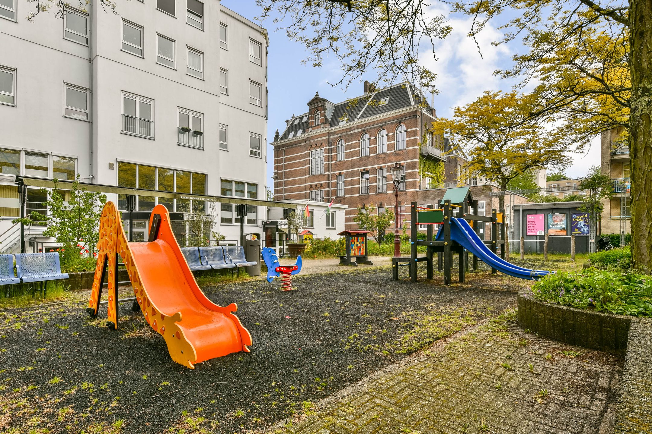 Renovated 3-Room Apartment with South-Facing Balcony near Oosterpark — 18