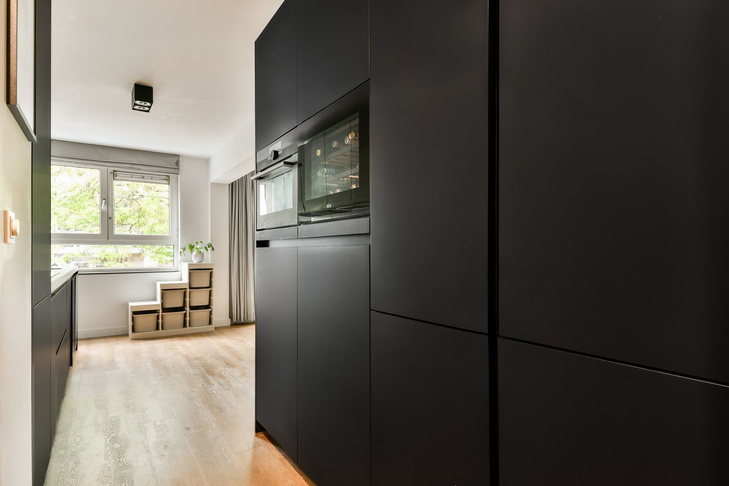 Renovated 3-Room Apartment with South-Facing Balcony near Oosterpark — 10
