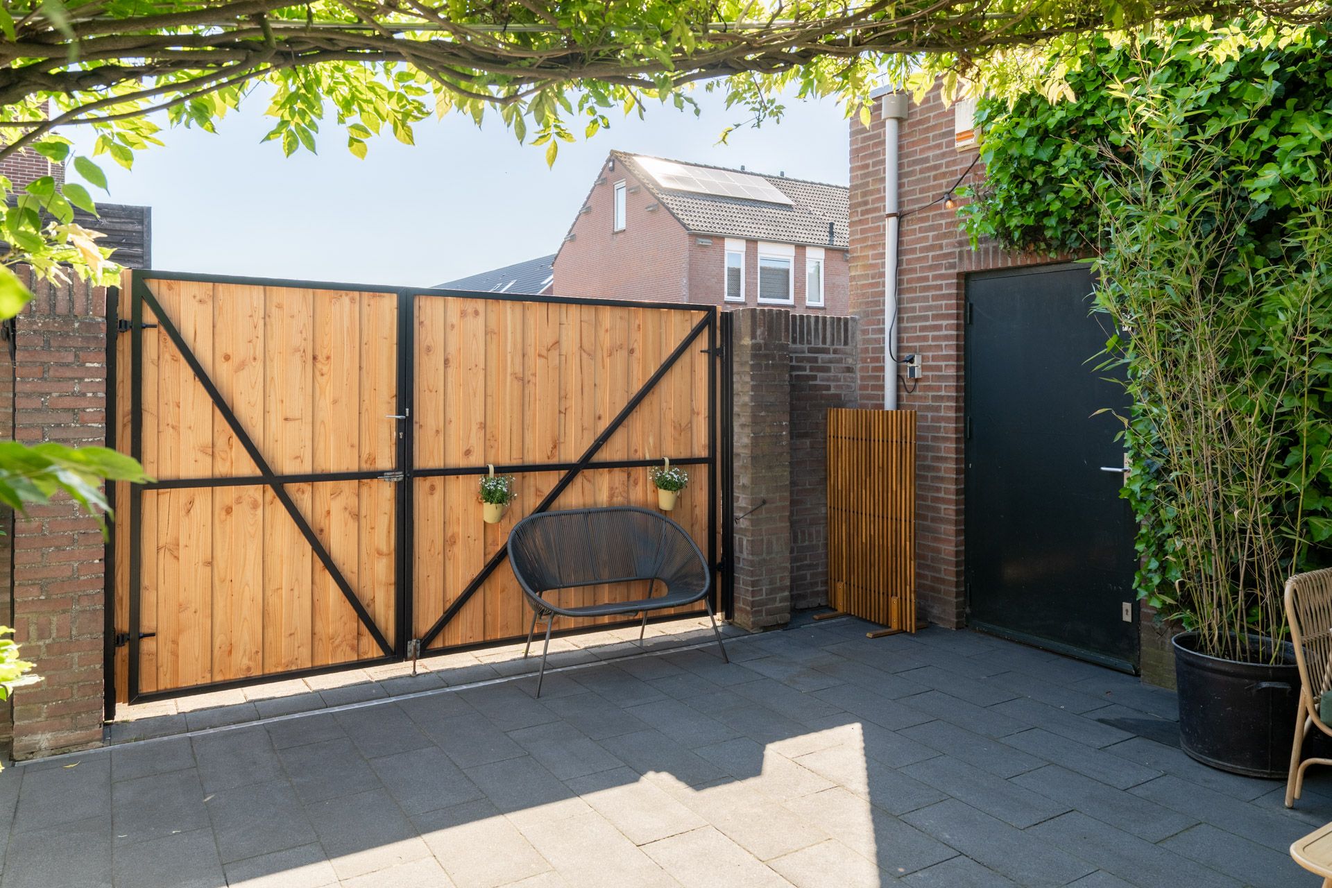 Move-in Ready 1930s Family Home with Large Insulated Garage in Tongelre — 48