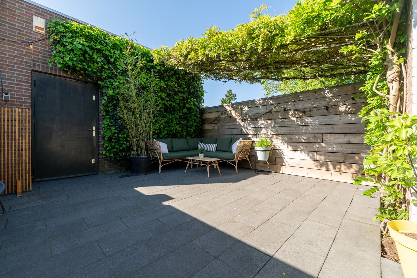 Move-in Ready 1930s Family Home with Large Insulated Garage in Tongelre — 50