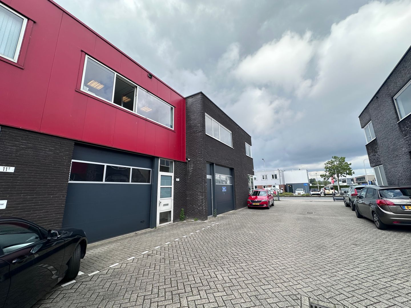 Bekijk foto 2 van Oosteinde 11-v