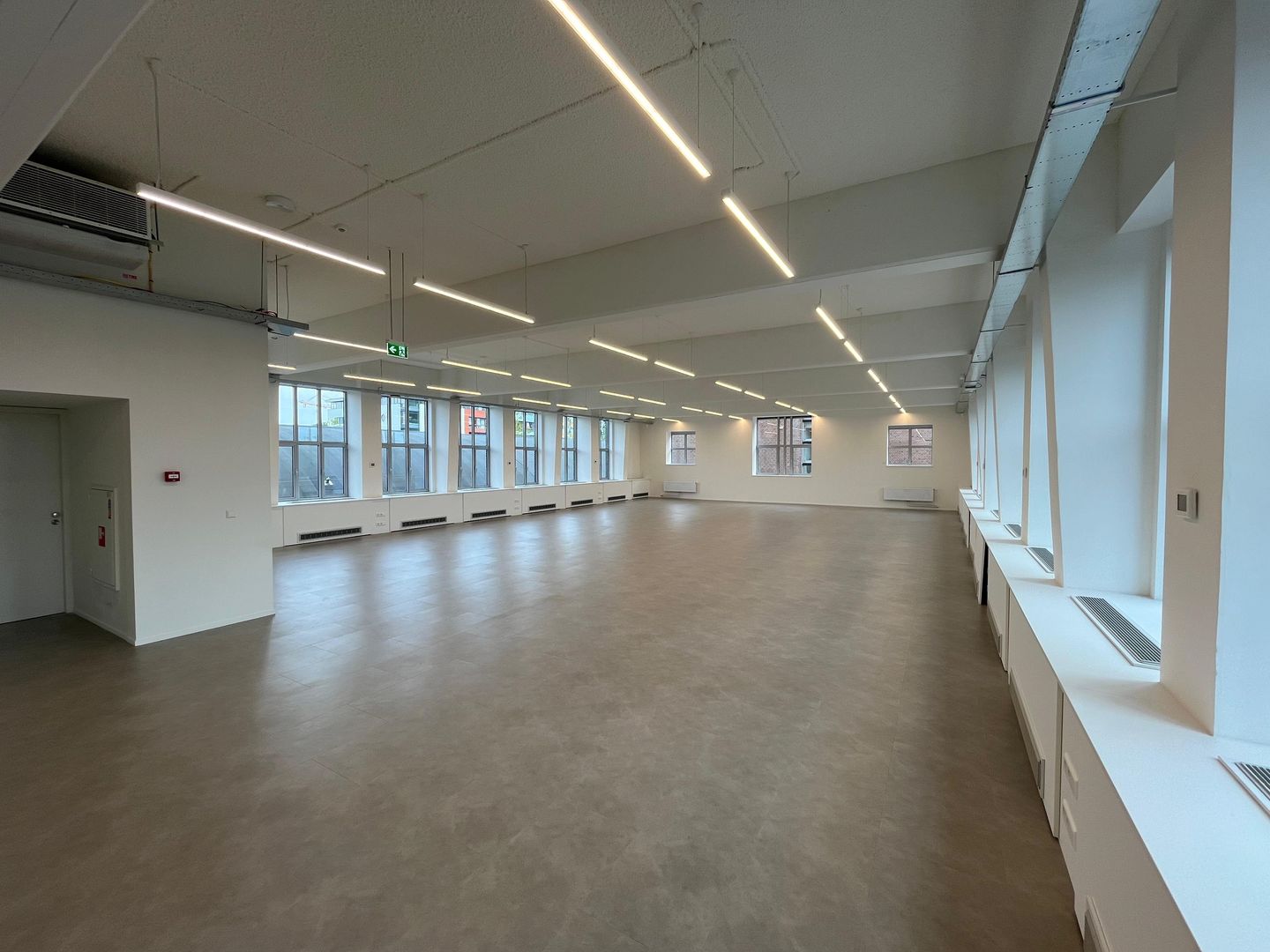 Bekijk foto 2 van Pilotenstraat 37