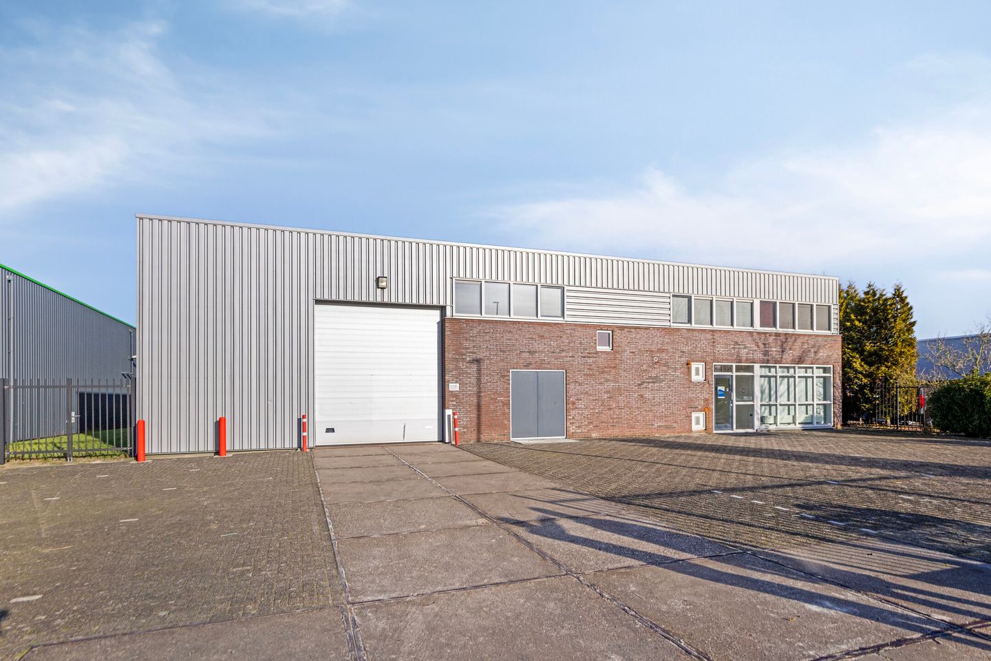 View photo 1 of Uranusweg 8