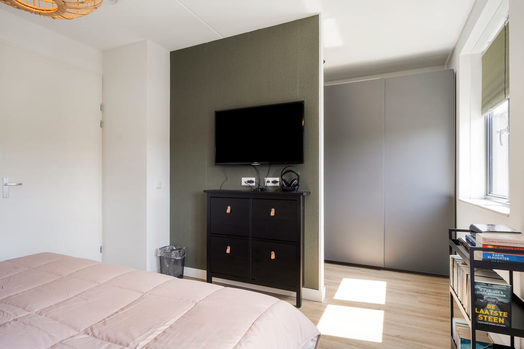 Modern Energy Efficient Semi-Detached Home in Mill with South Facing Garden — 31