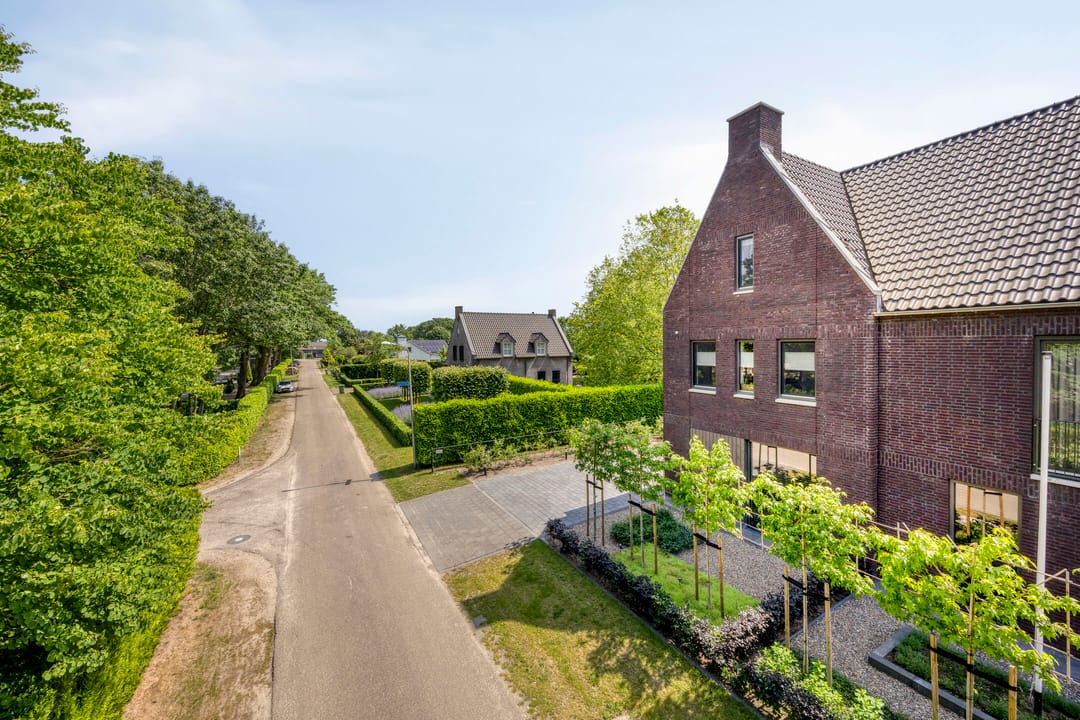 Modern Energy Efficient Semi-Detached Home in Mill with South Facing Garden — 11