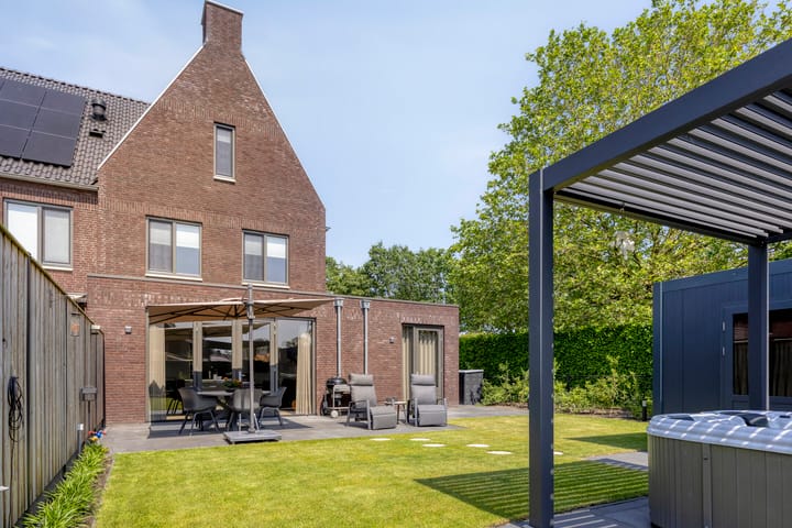 Photo 4 of van den Bogaardweg 7