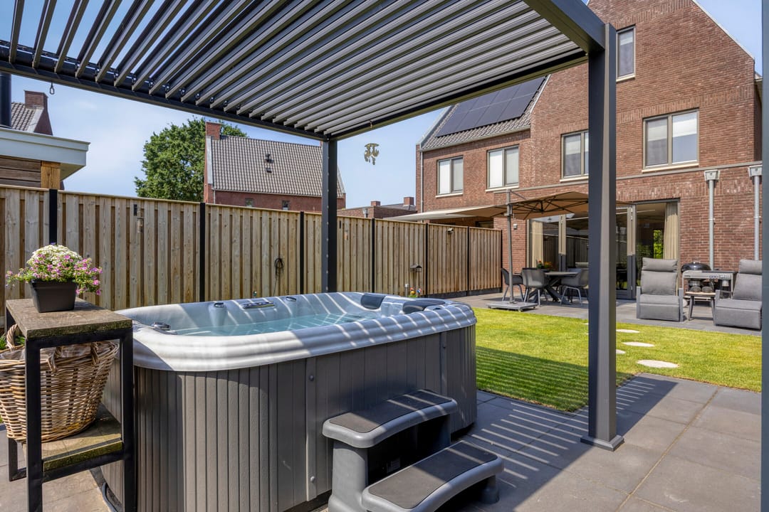 Modern Energy Efficient Semi-Detached Home in Mill with South Facing Garden — 53