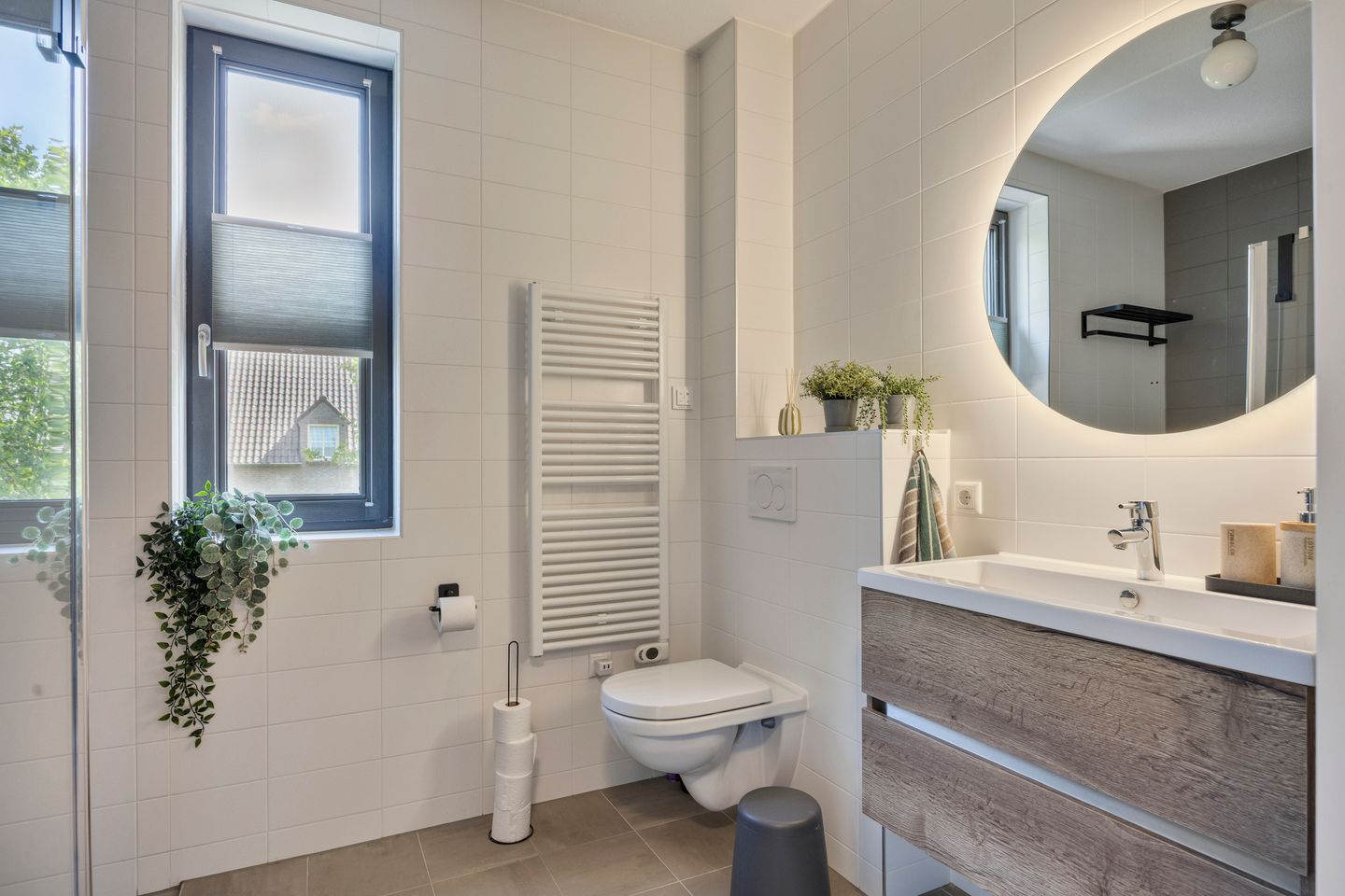 Modern Energy Efficient Semi-Detached Home in Mill with South Facing Garden — 34