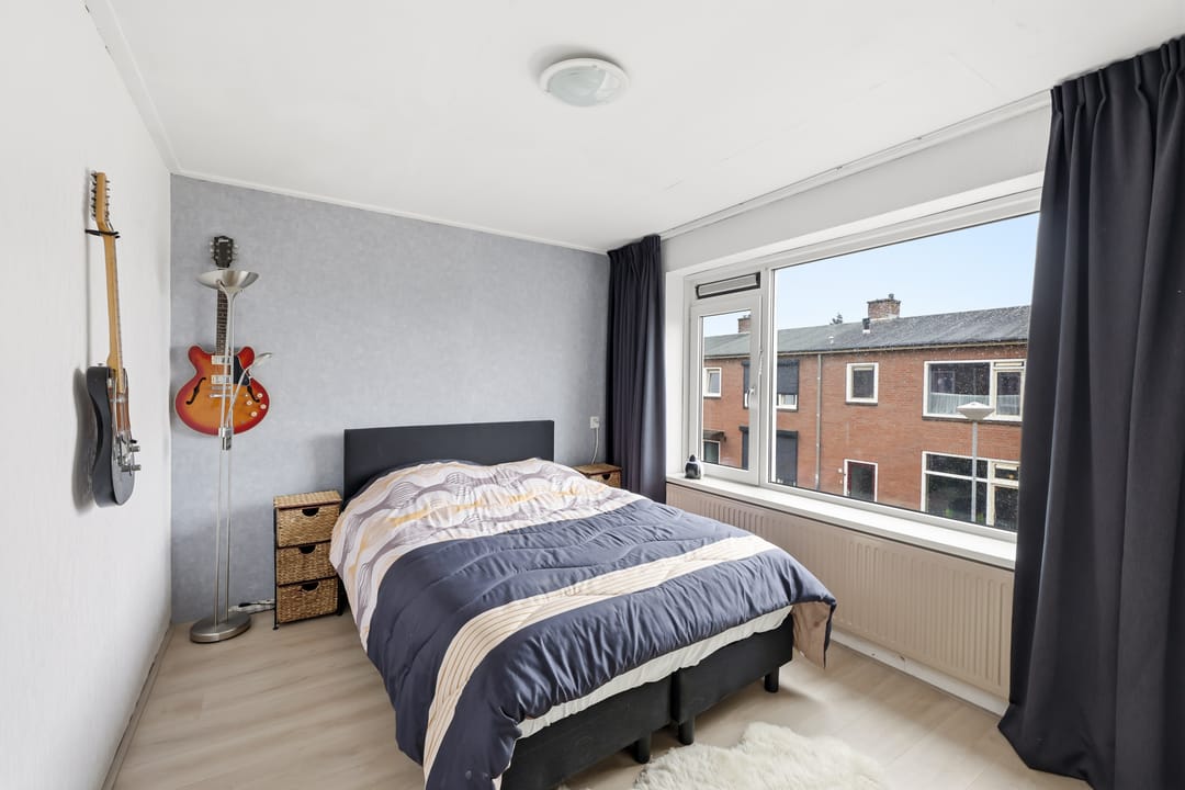 Photo 17 of Adriaen van de Vennestraat 28