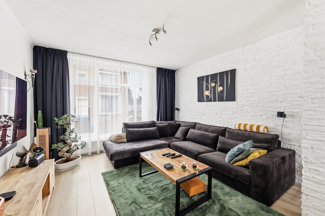 Photo 2 of Adriaen van de Vennestraat 28