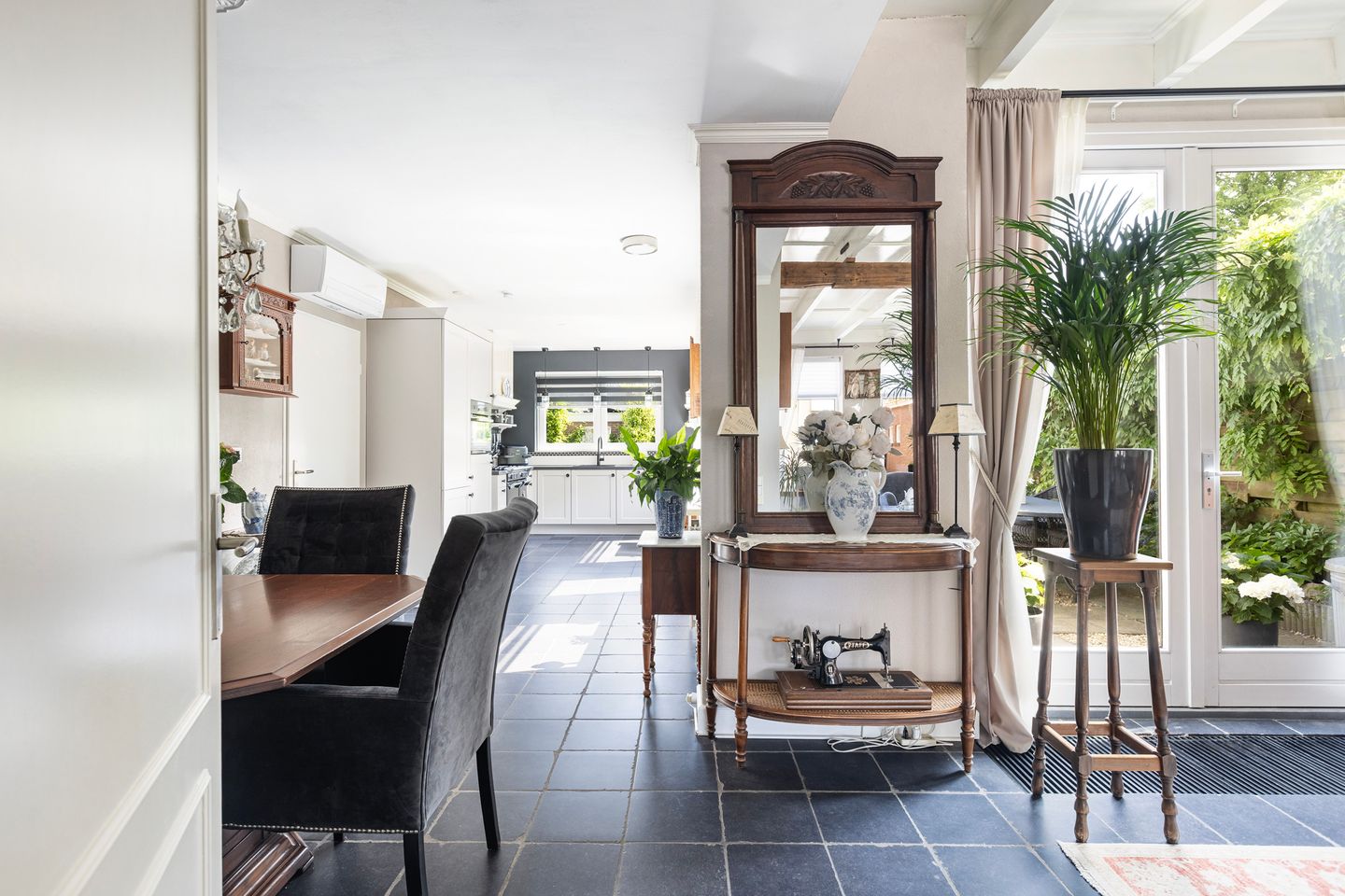 Photo 10 of Voorstraat 27