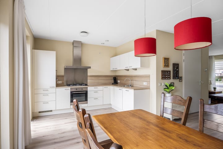 Hoekwoning te koop: Krijn van den Helmstraat 59, Leeuwarden