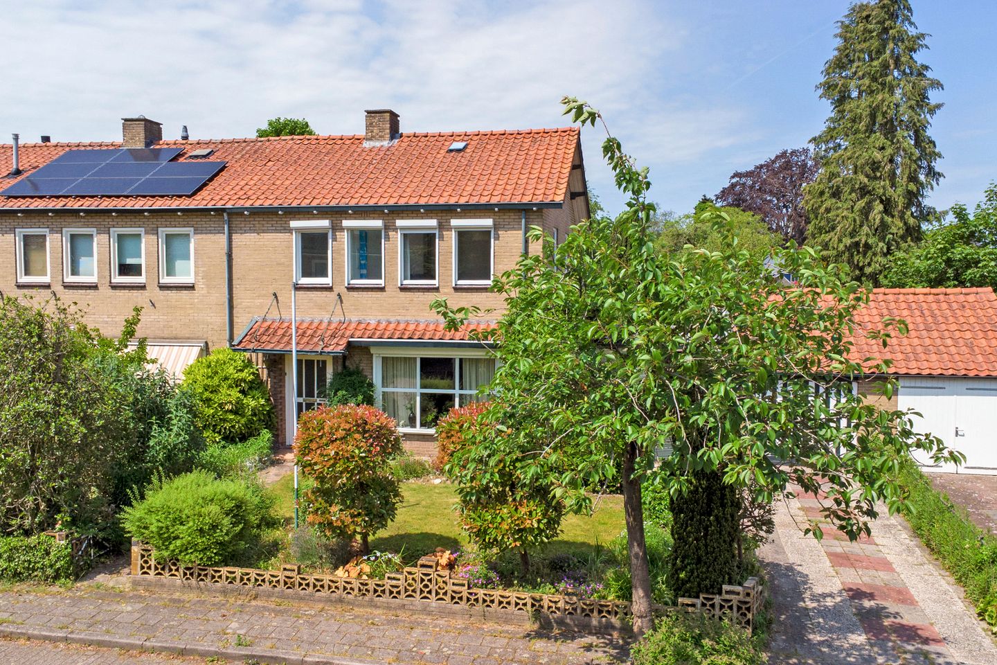 Spacious Corner Home with Exceptional Garden Privacy in Lochem — 29