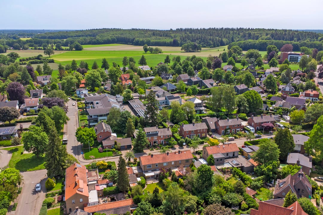 Spacious Corner Home with Exceptional Garden Privacy in Lochem — 28