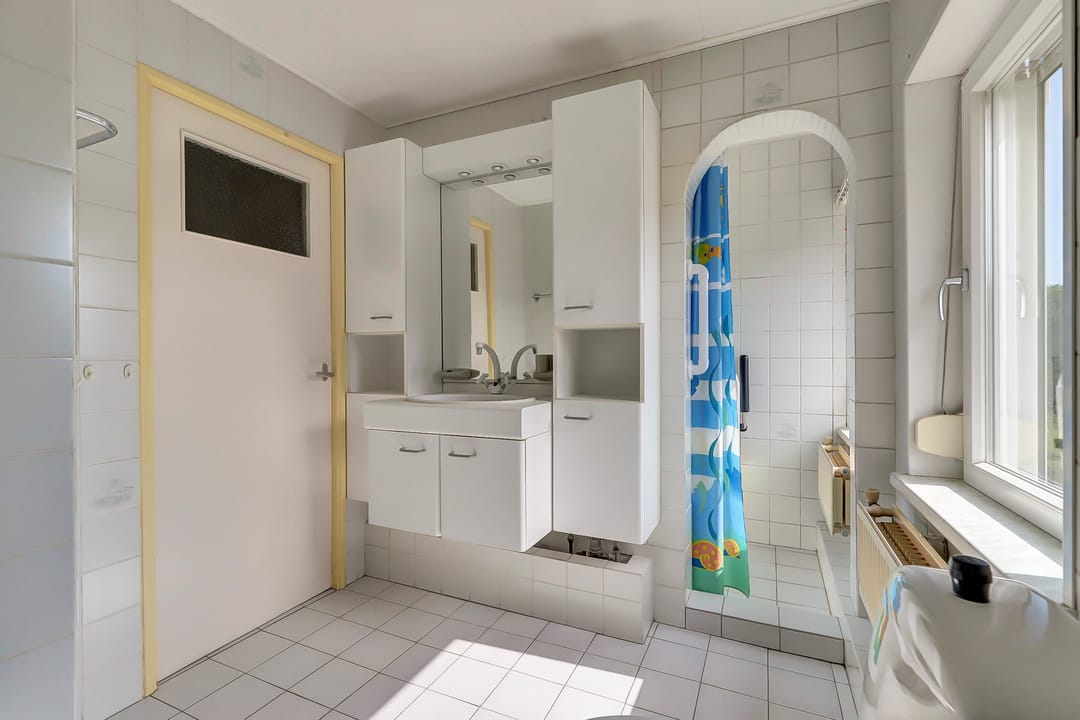 Spacious Corner Home with Exceptional Garden Privacy in Lochem — 16