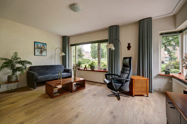 Foto 2 van Pelikaan 4