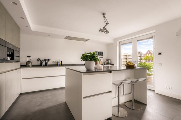 Tussenwoning te koop: Deltaweg 63, Hoofddorp
