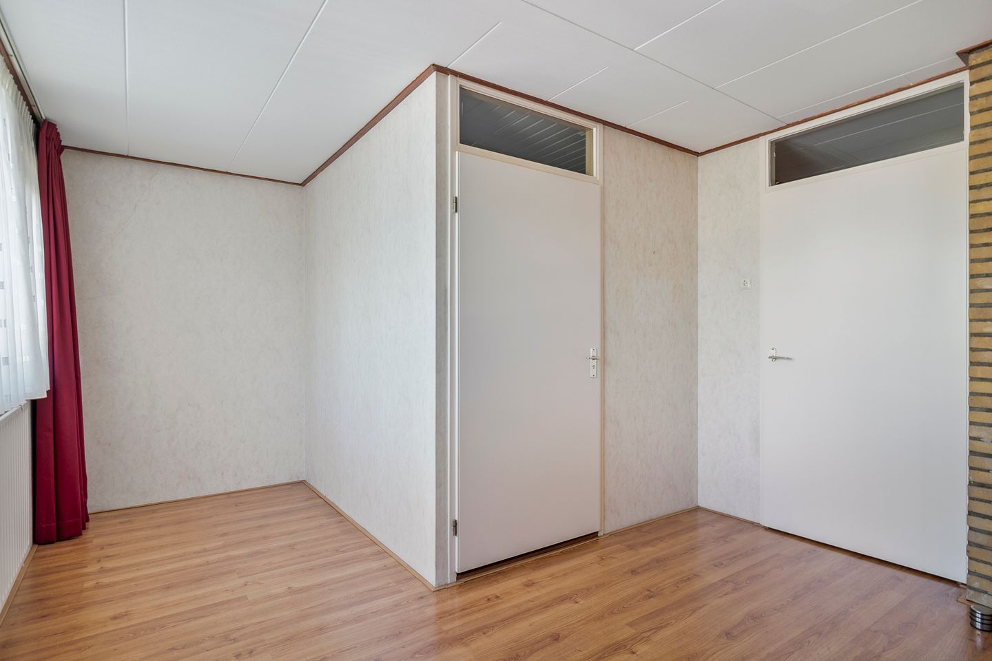 Spacious Six Room Home with Lift and South Facing Garden in Central Zoetermeer — 25