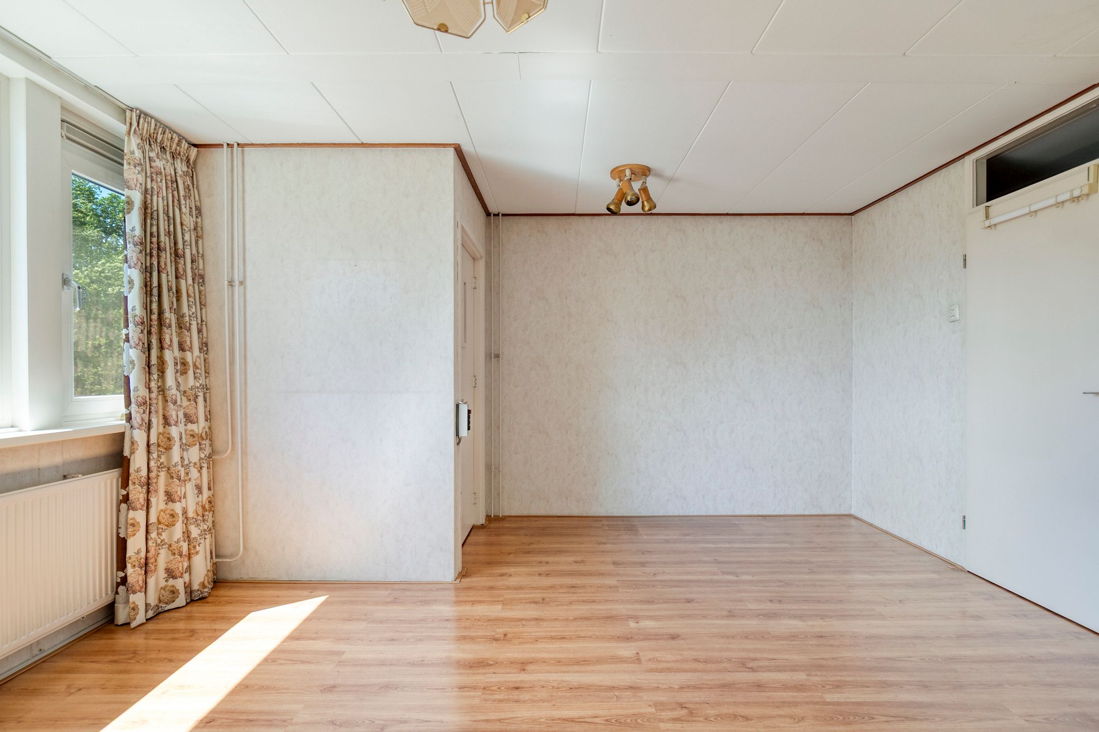 Spacious Six Room Home with Lift and South Facing Garden in Central Zoetermeer — 21