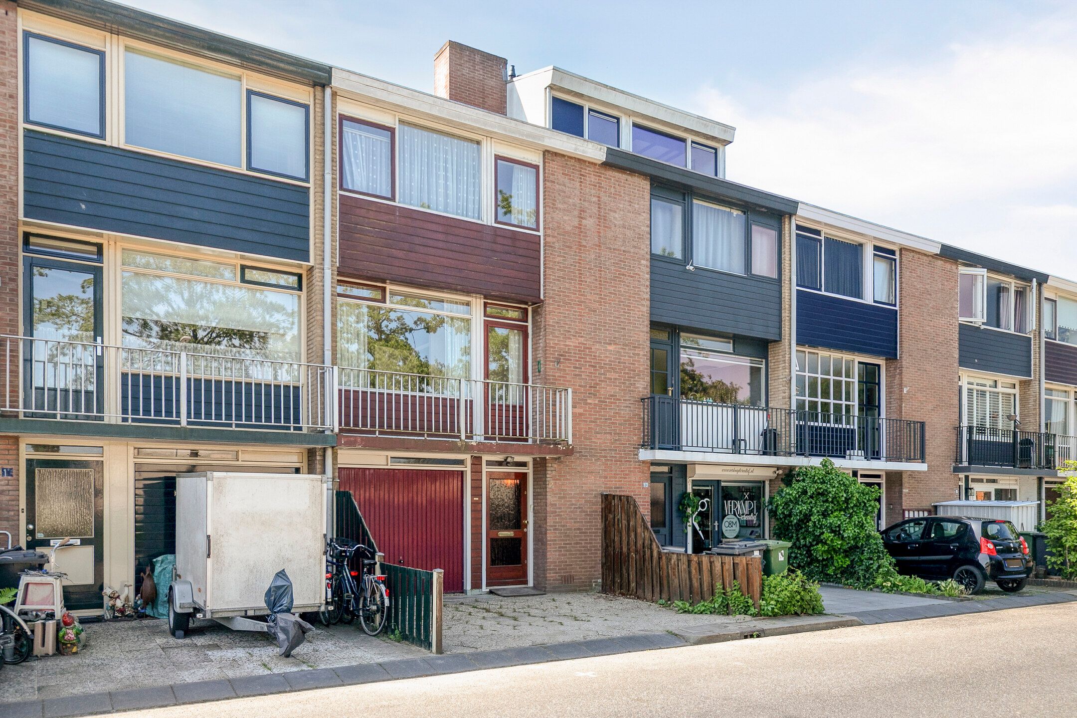 Spacious Six Room Home with Lift and South Facing Garden in Central Zoetermeer — 33