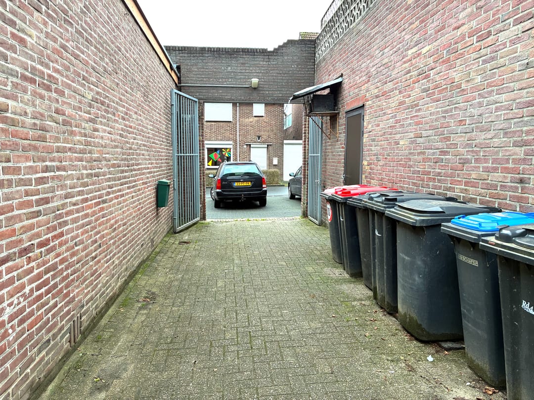 Multifunctional Property with Commercial Space and Separate Apartment in Heerlen — 16